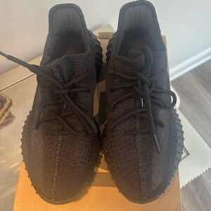 Yeezy 350 V2 size 7.5